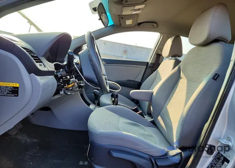 2015 Hyundai Accent Gls z USA, uszkodzony, nr VIN KMHCT4AEXFU897783